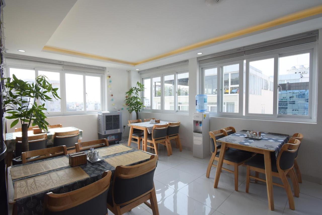 Hera Hotel Airport Хошимин Екстериор снимка