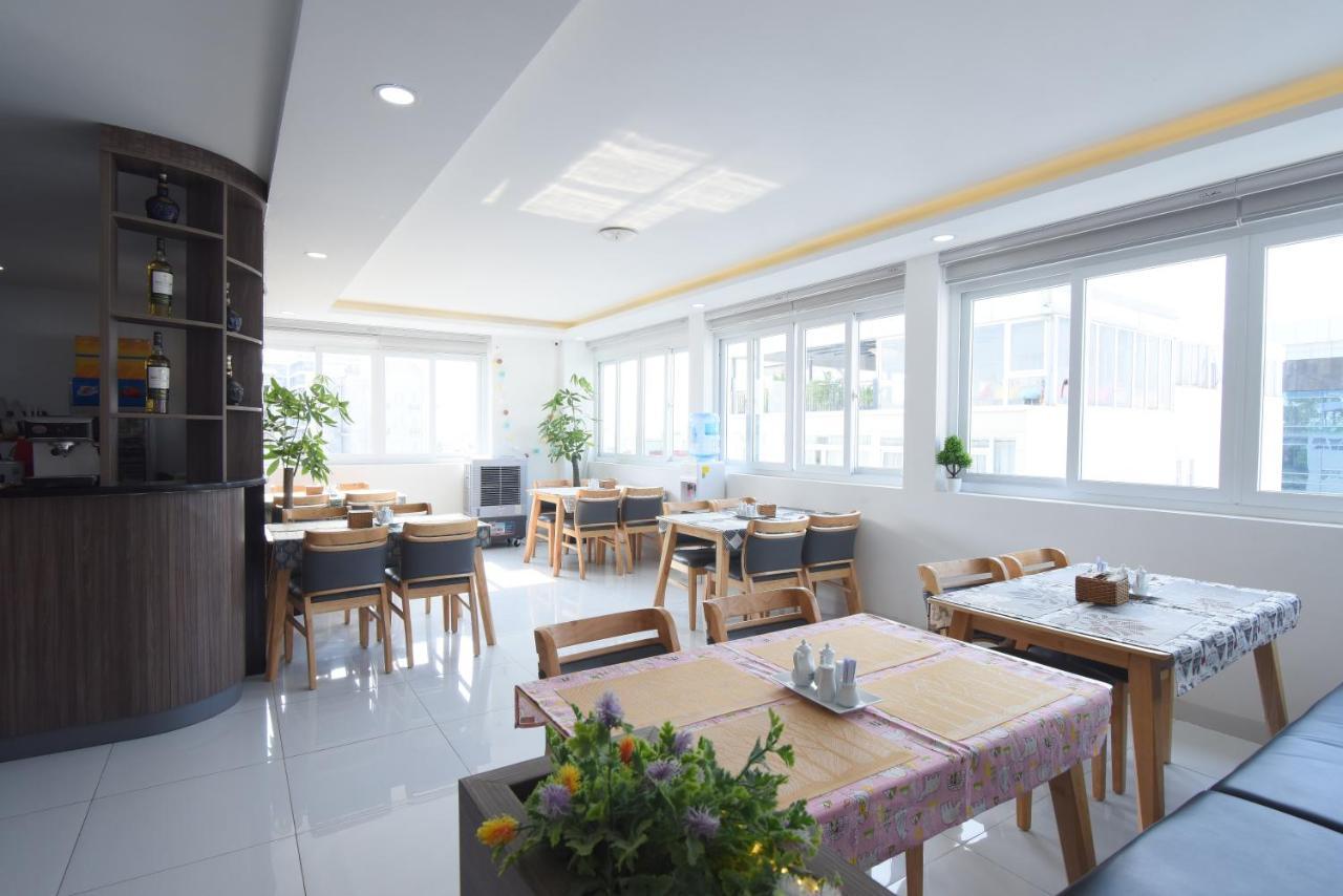 Hera Hotel Airport Хошимин Екстериор снимка