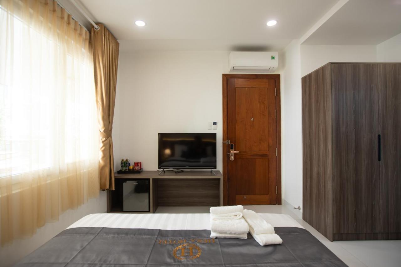 Hera Hotel Airport Хошимин Екстериор снимка