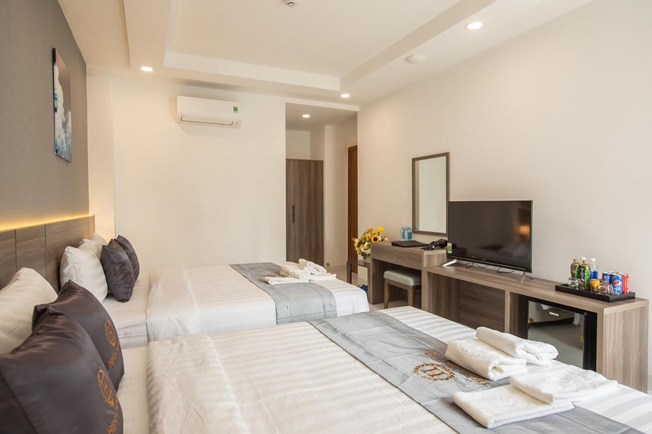 Hera Hotel Airport Хошимин Екстериор снимка